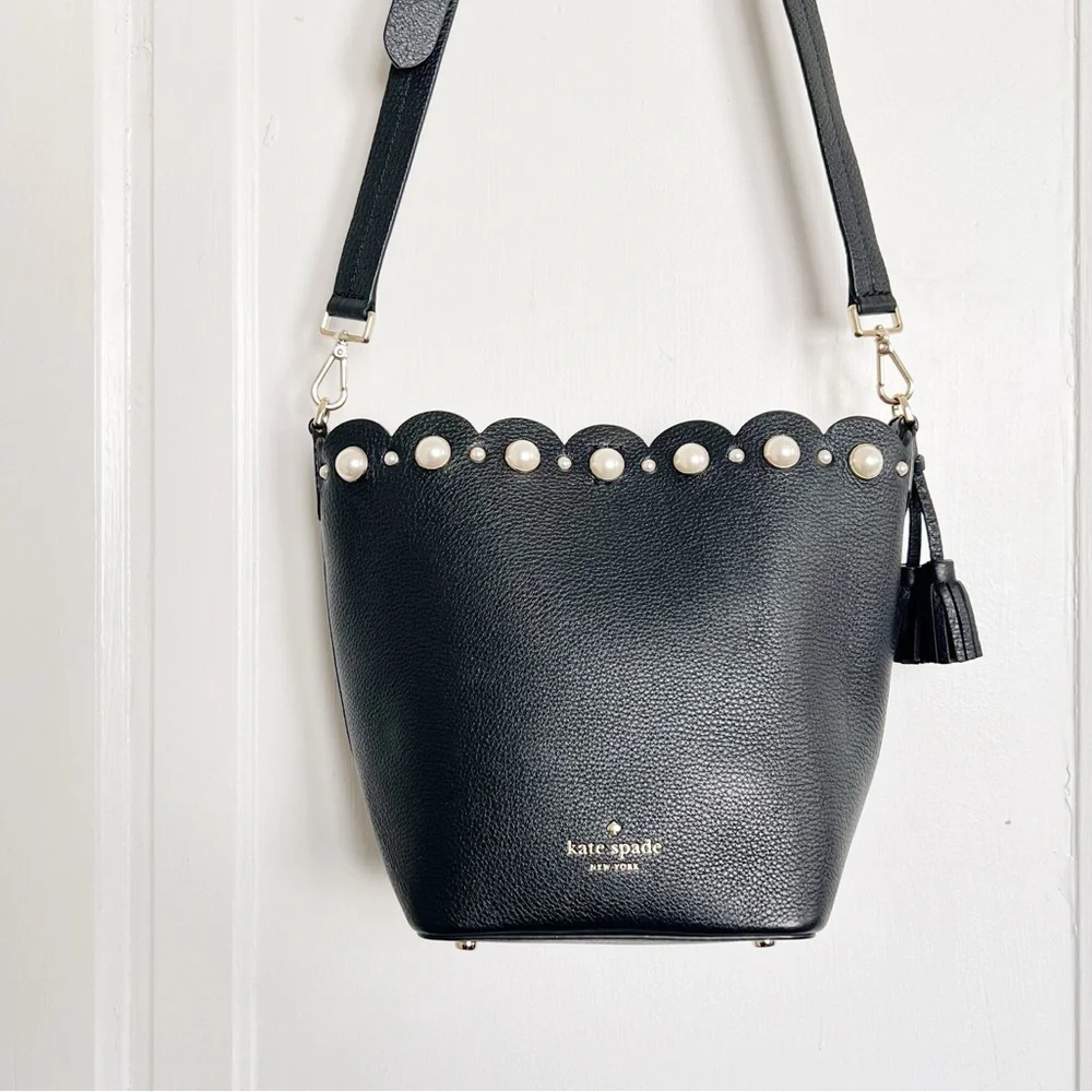 Kate Spade • Hayes Street Pearl Vanessa Bucket Bag black pebbled leather purse